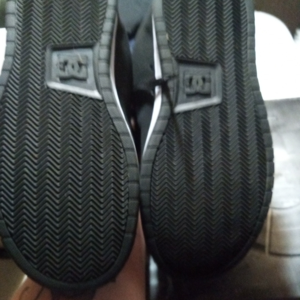 Brand New women's DC Black & pink 7 & 1&/2
